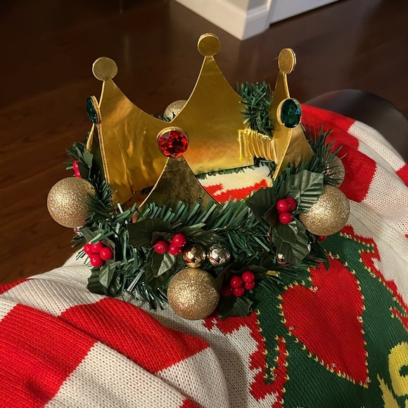 Men’s 3x Grinch Sweater and Vinyl Crown with lights worn once for < 15 mins 4pic - Picture 2 of 10
